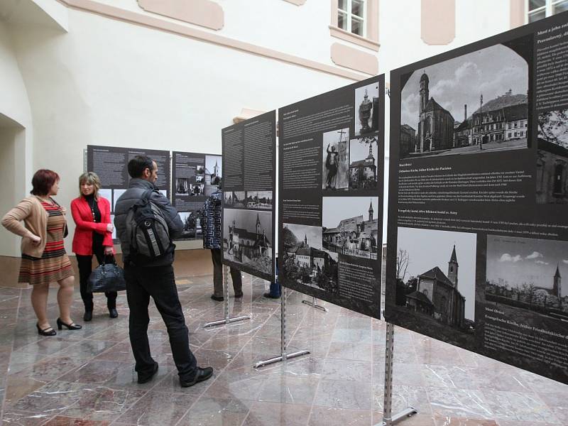 V současnosti mohou zájemci vidět výstavu Zničené kostely severních Čech 1945 1989 i v sídle ústředního odborného pracoviště Národního památkového ústavu v Ústí nad Labem.