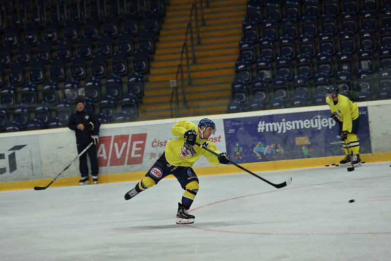 HC Slovan Ústí nad Labem, letní příprava 2022, první trénink na ledě