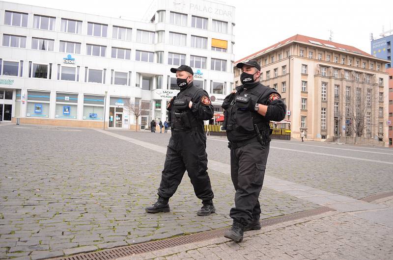 Demonstrace proti vládním protiepidemickým opatřením v centru Ústí nad Labem