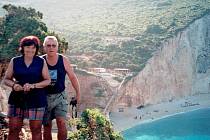 Cestovatel Dostálek s manželkou na ostrově Lefkáda na západě Řecka.