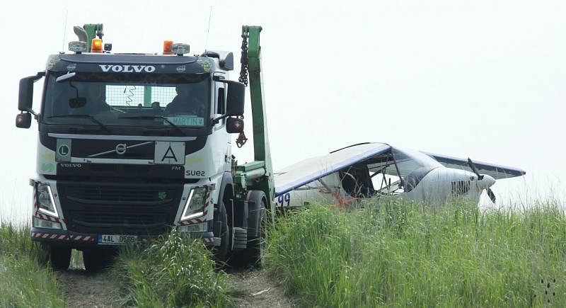 V úterý se zřítilo ultralehké letadlo v Úžině u Ústí nad Labem v blízkosti letiště.