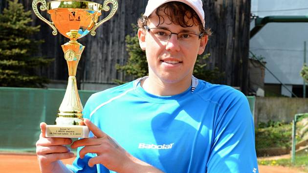 Ústecký tenisový turnaj vyhrál Matěj Vocel ze Sparty.