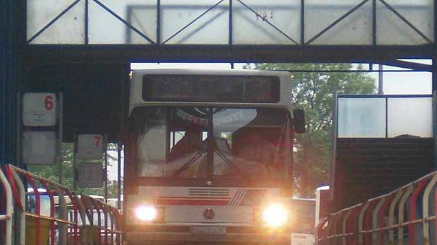 Bus na ústeckém autobusovém nádraží