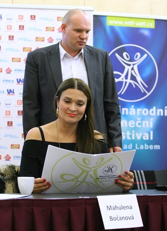 V roli moderátorské hvězdy 43. ročníku Mezinárodního tanečního festivalu Ústí nad Labem se v sobotu 3. listopadu v hale Sluneta na Klíši představí Mahulena Bočanová.