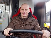 Pět nových trolejbusů Dopravního podniku města Ústí nad Labem pokřtily ústecké sportovní osobnosti. Na snímku hokejista Martin Štěpánek.