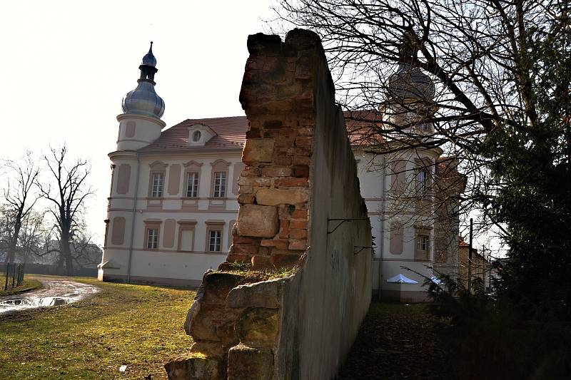 Zámků a zámečků tu bylo dost, znáte historickou stavbu v Krásném Březně?