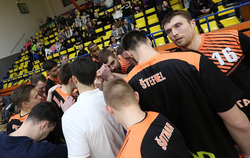 Basketbalové utkání Ústí nad Labem a Svitavy.