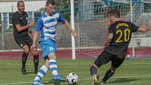 Severočeský souboj FK Ústí nad Labem – FK Přepeře (v černém) vítěze neměl. Zápas skončil 2:2. Foto: FK Ústí/ M. Solař