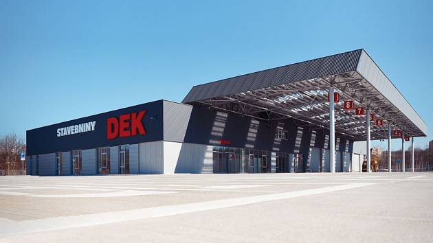 V Teplicích byl otevřen nový moderní areál Stavebnin DEK - PR Deník