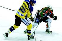 V první hokejové lize si celek Ústeckých Lvů udělal z branky domácího Mostu střelnici a soupeři nasázel na jeho ledě celkem devět branek.   
