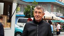 Premiér Andrej Babiš se zastavil na farmářských trzích na Mírovém náměstí v Ústí nad Labem