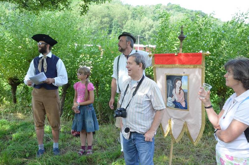 Procesí svaté Máří Magdaleny kráčelo pod novým praporem. 