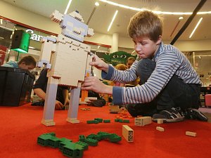 NA HVĚZDNÉ VÁLKY A LEGO zve o víkendu OC Forum. Pro děti tu budou opět připraveny hry a soutěže.
