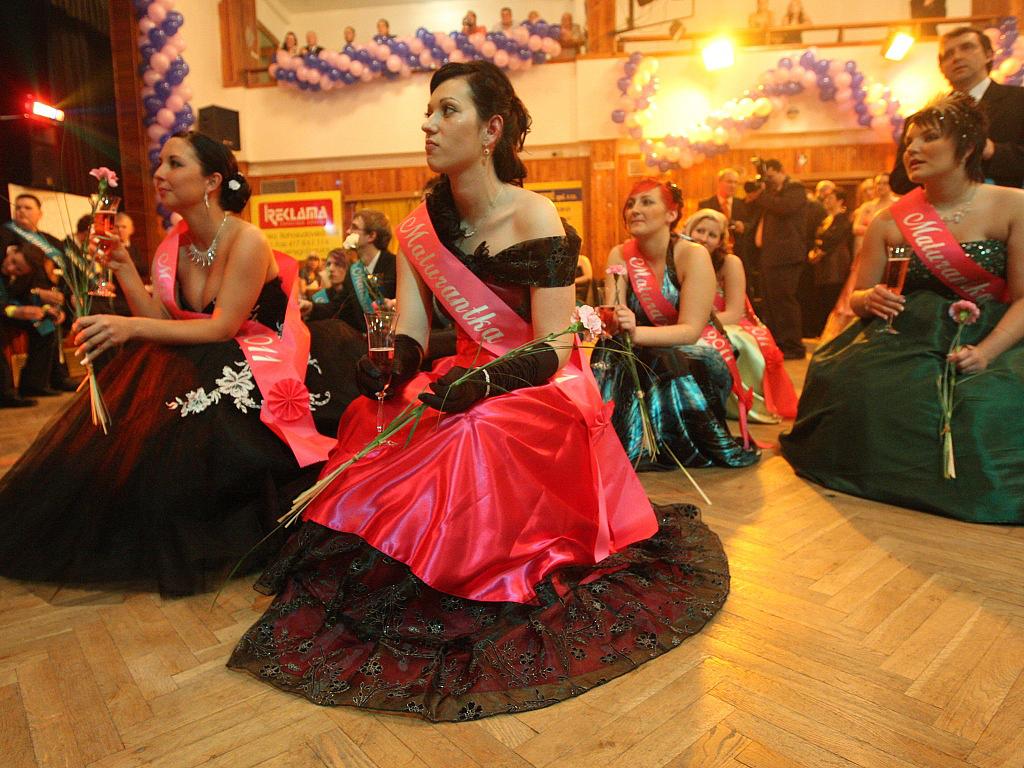 FOTOGALERIE: Maturitní ples Střední školy Trmice - Ústecký deník