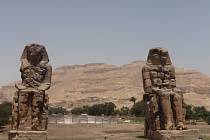 Záhada mluvící faraonovy sochy zůstává nezodpovězena.