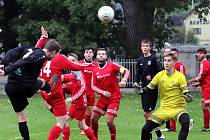 II. třída Ústí nad Labem : Jiskra Velké Březno (černí) přehrála poměrem 4:2 rezervu Českého Lva Neštěmice (červení).