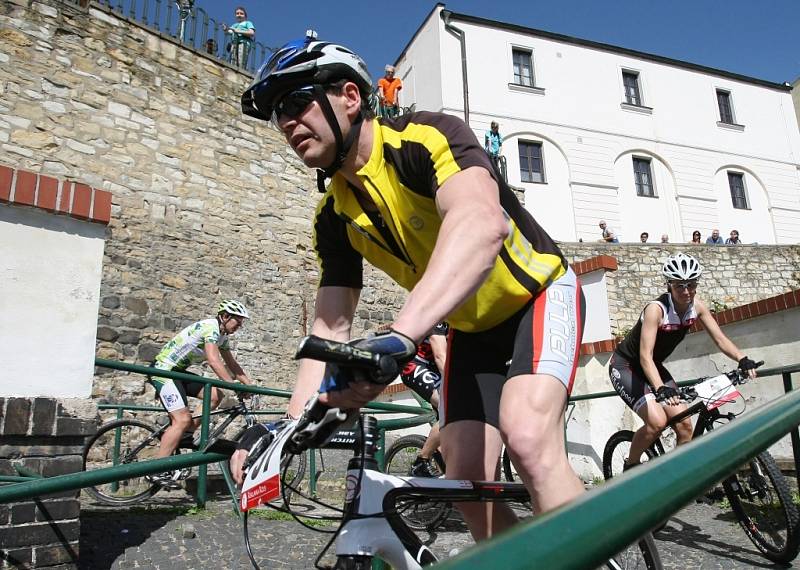 Pátý ročník amatérského cyklistického závodu s adrenalinovým sjezdem Máchových schodů se uskuteční v neděli 21. dubna 2013.