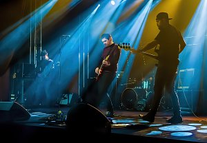 Jesenická rocková kapela Lights Off přijela zahrát do Národního domu v Ústí nad Labem spolu s místní mladou kapelou Youlie.
