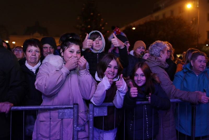 Rozsvícení vánočního stromu na Lidickém náměstí v Ústí nad Labem.