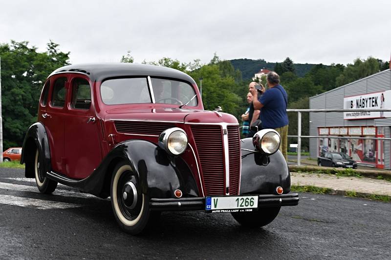 Ve středu 28. září můžete opět vidět krásné veterány na silnici. Seřadiště mají na parkovišti před OC Tamda ve Všebořicích a vyjedou v 10 hodin.