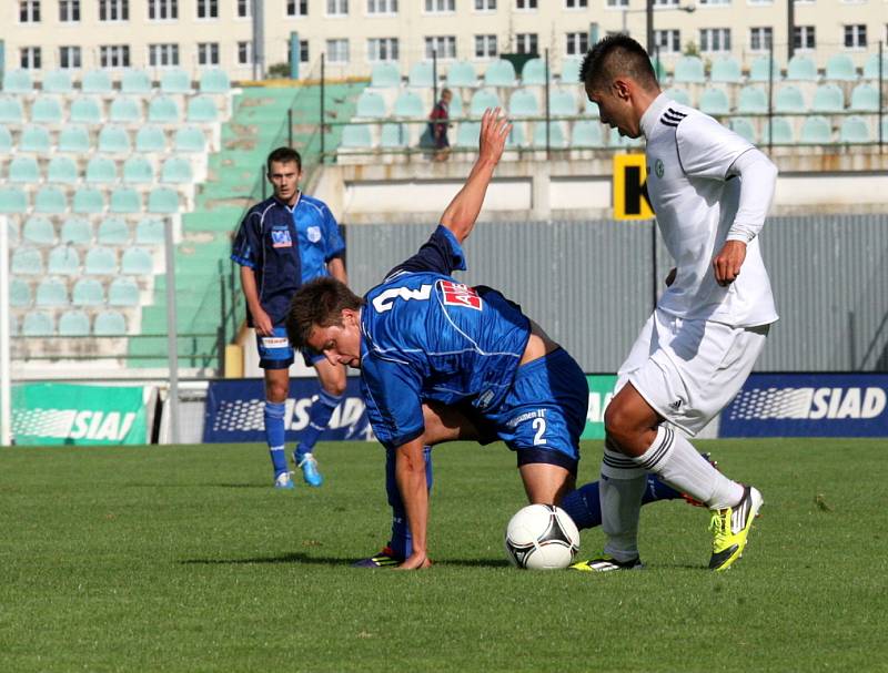 Ústečtí fotbalisté (modré dresy) zvítězili v Mostě 3:1.