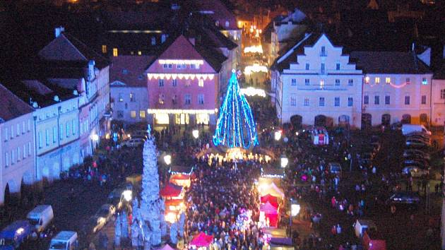 Rozsvícení vánočního stromu je na náměstí Svobody v Žatci naplánováno na 1. prosince.