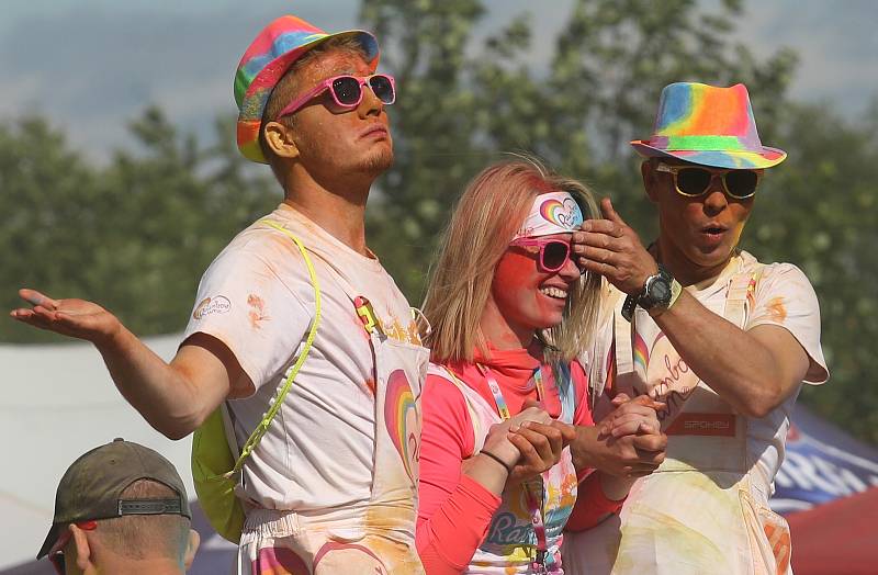 Za zábavou a za sportem dorazilo v v Ústí nad Labem na Rainbow run 2017 několik stovek návštěvníků.