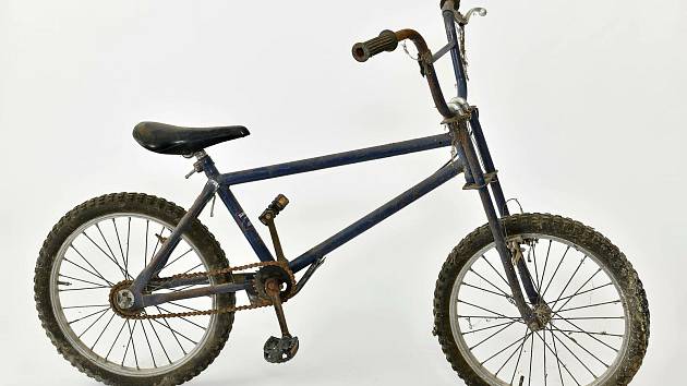 Zdánlivě obyčejný vrak starého bicyklu nadchl ústecké muzejníky