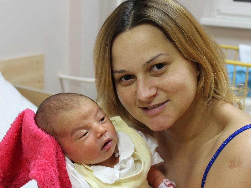 Antonina Rad se narodila v ústecké porodnici 5.2.2016 (20.38) mamince Olesii Rad. Měřila 54 cm, vážila 3,34 kg.