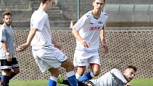 Fotbalisté Neštěmic (v šedém) doma otočili zápas proti Junioru Děčín a vyhráli 6:2. Foto: Deník/Rudolf Hoffmann