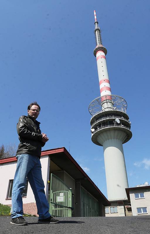 Televizní a radiový vysílač na Bukové hoře