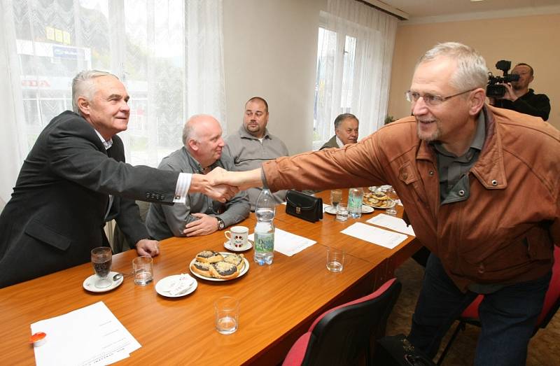 Komunistická strana Čech a Moravy získala v zastupitelstvu Ústeckého kraje 20 mandátů.