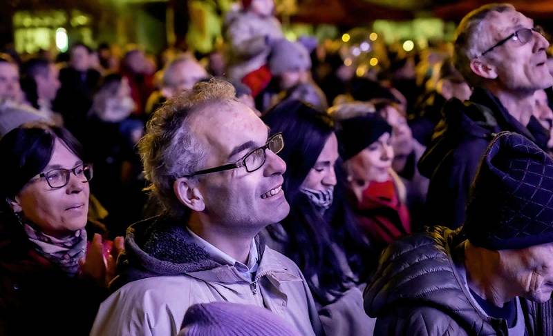 Slavnostní rozsvícení vánočního stromu na Lidickém náměstí v Ústí nad Labem