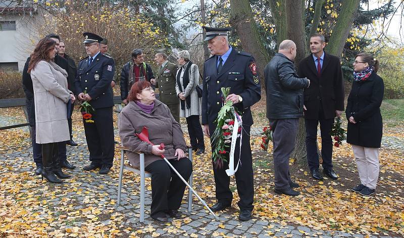 Rovnou dvě pamětní desky tento týden město Ústí a muzeum nainstalovaly v Brné.