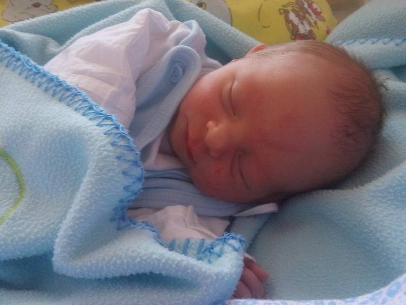Vojtíšek Pícha se narodil v ústecké porodnici 22.8.2016 (9.45) Petře Gutbierové. Měřil 43 cm, vážil 1,99 kg.
