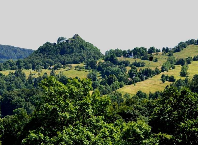 Zřícenina hradu Tolštejn.