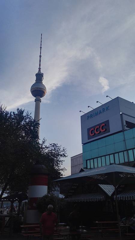 Symbol Berlína, televizní věž Berliner Fernsehturm.