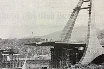 Z výstavby Mariánského mostu v Ústí nad Labem.