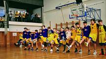 Basketbalové derby mezi Slunetou Ústí nad Labem a Děčínem v extralize žáků U14 skončilo vítězstvím domácích 76:60.