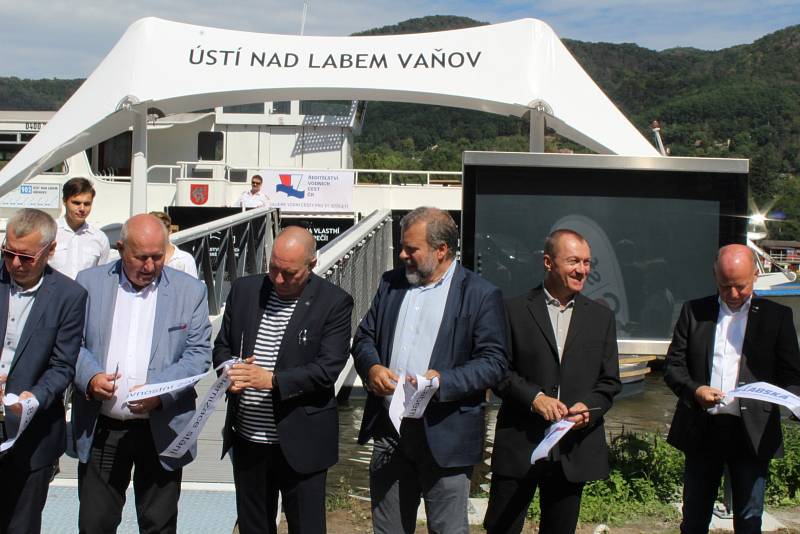 Otevření modernizovaného můstku pro lodní dopravu ve Vaňově