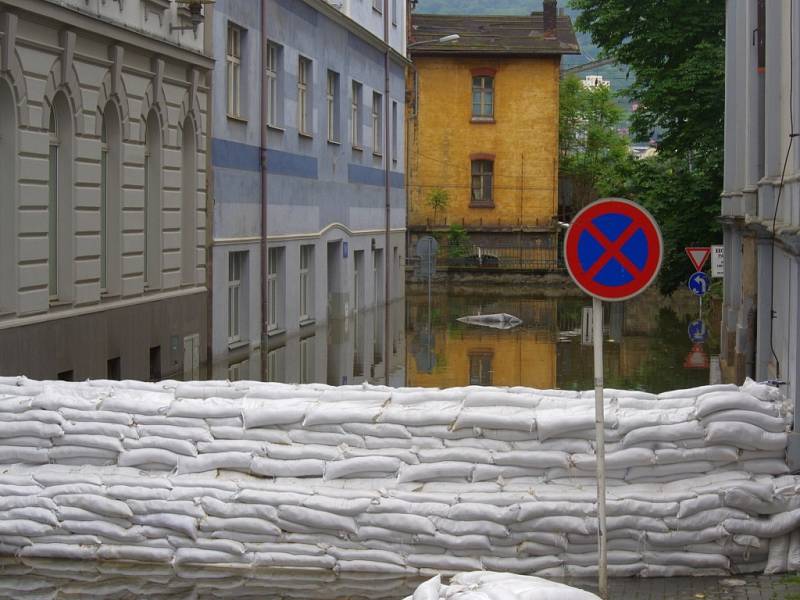 Voda v centru Ústí nad Labem, čtvrteční ráno.