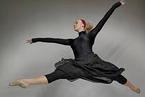 Petra Parvoničová je tanečnice zaměřená na moderní hudbu. Má s ní s kolegy úspěchy.