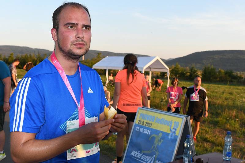 Ve středu 8. září se nadšení běžci různých věkových kategorií objevili u Milady, nálada byla skvělá, počasí fantastické, vítězové objímali poražené. T - Mobile Olympijský běh 2021 se v Ústí nad Labem povedl.