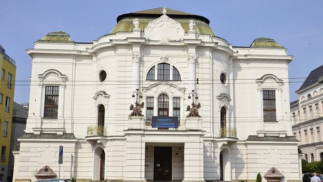 Severočeské divadlo opery a baletu Ústí nad Labem.