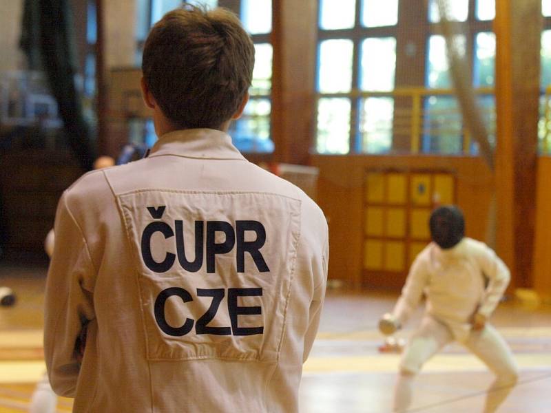 Akademické mistrovství ČR v šermu se konalo ve sportovní hale Pedagogické fakulty Univerzity J. E. Purkyně. 