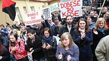 Studenti v Ústí demonstrovali proti reformě vysokého školství.
