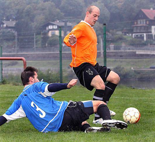 V souboji rezervy Střekova (oranžové dresy) a Velkého Března vyhráli domácí 2:0.