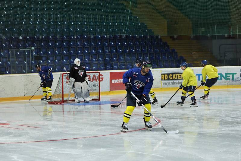 HC Slovan Ústí nad Labem, letní příprava 2022, první trénink na ledě