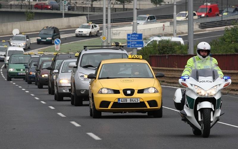 Pohřeb ubodané taxikářky v Neštěmicích. 