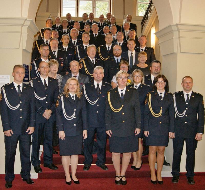 Slavnostní udělení služebních medailí II. a III. stupně Hasičského záchranného sboru ČR ke státnímu svátku 28. října.